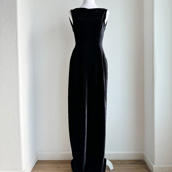 VINTAGE HANDMADE FLOOR LENGTH BLACK VELVET DRESS - Picture 1 of 7